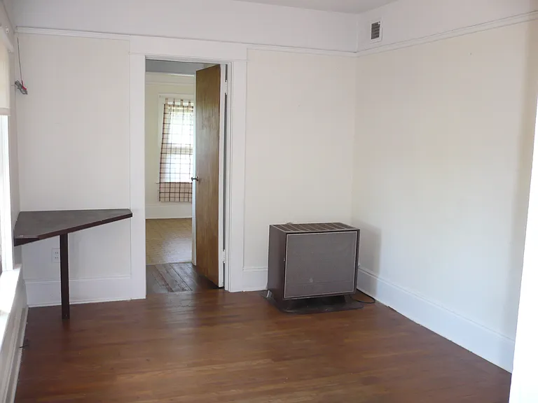 457 SW Washington Ave — Photo 23
