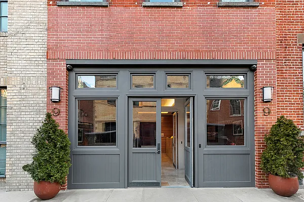 Sold by Compass | media 26