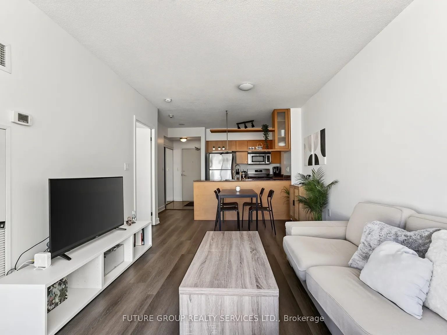 1 bed, $2,385 — Photo 4