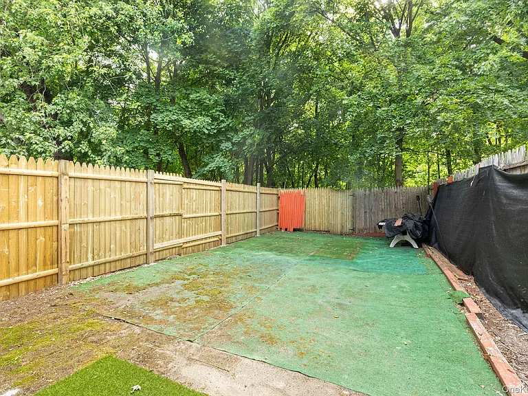 78 Roosevelt Dr — Photo 10