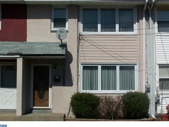 1047 Alcyon Dr, Bellmawr, NJ 08031