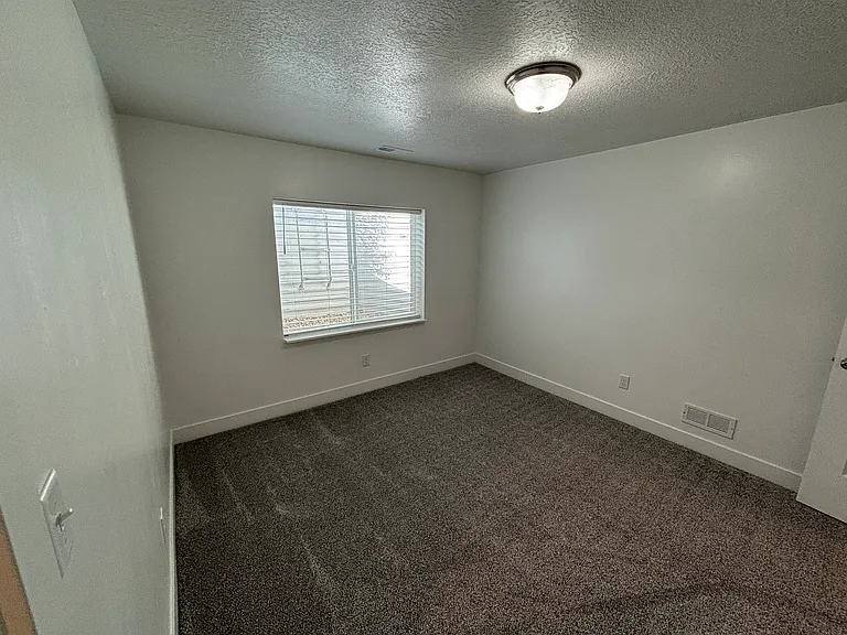 188 E Bruin Dr #BASEMENT — Photo 25