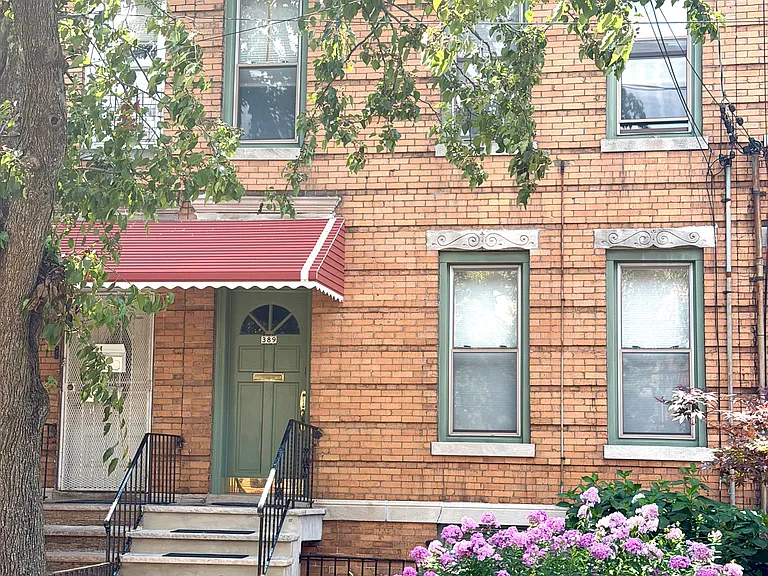 389 Woodlawn Ave #2 — Photo 9