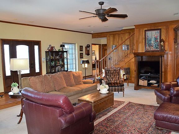 5th image of 3724 Farwell Dr