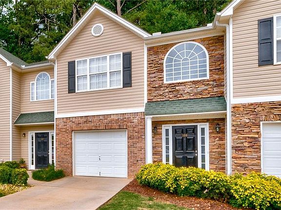 3rd image of 137 Creekwood Dr