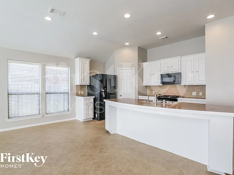 2703 Facet Creek Dr — Photo 6