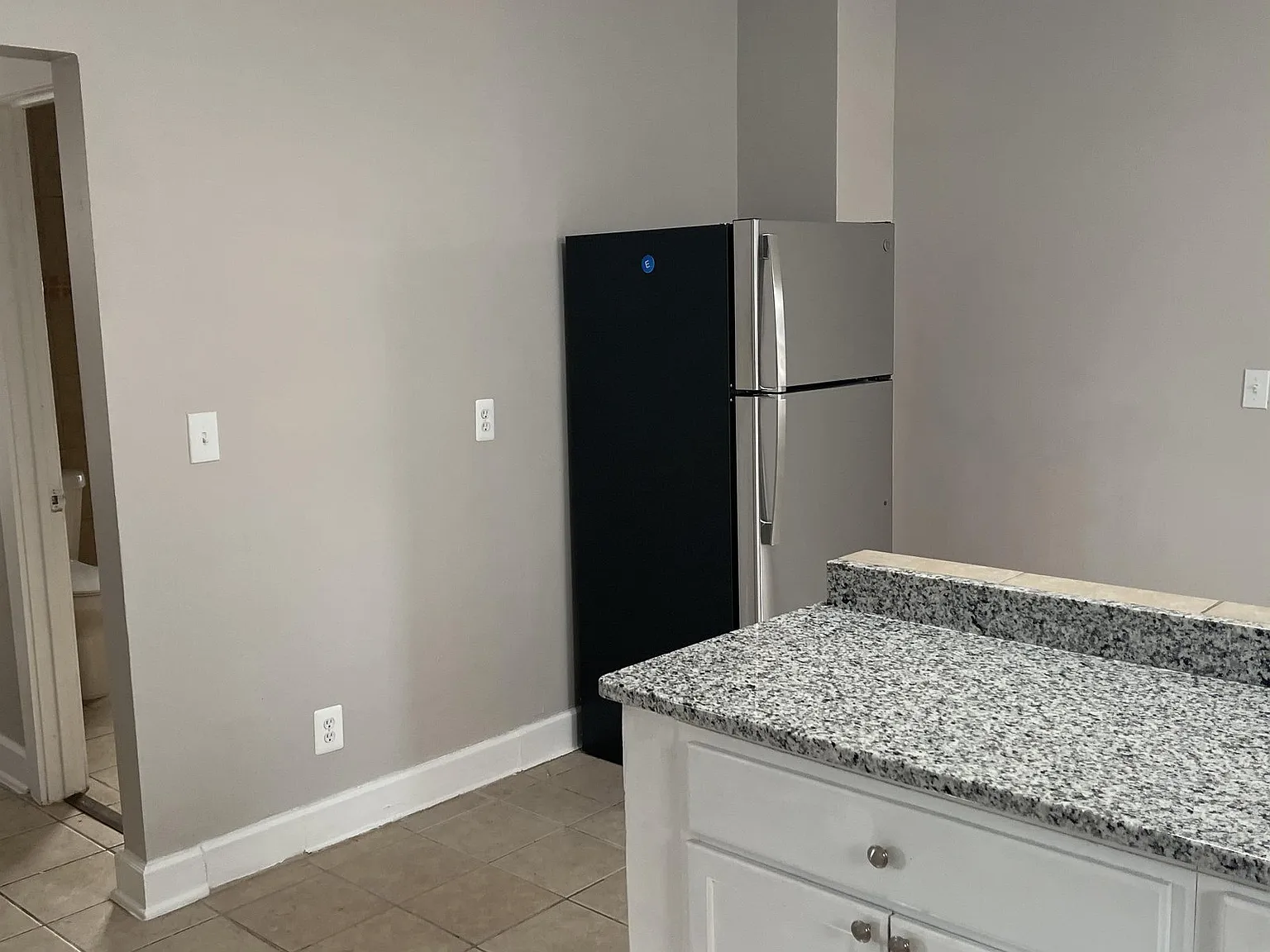 3 bed, 1.0 bath, 1756 sqft, $1,365 — Photo 4
