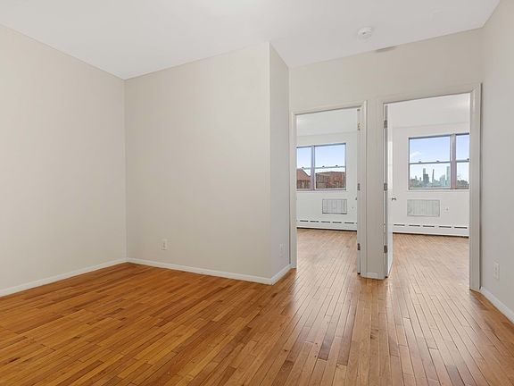 2nd image of 667 Meeker Ave #4R1