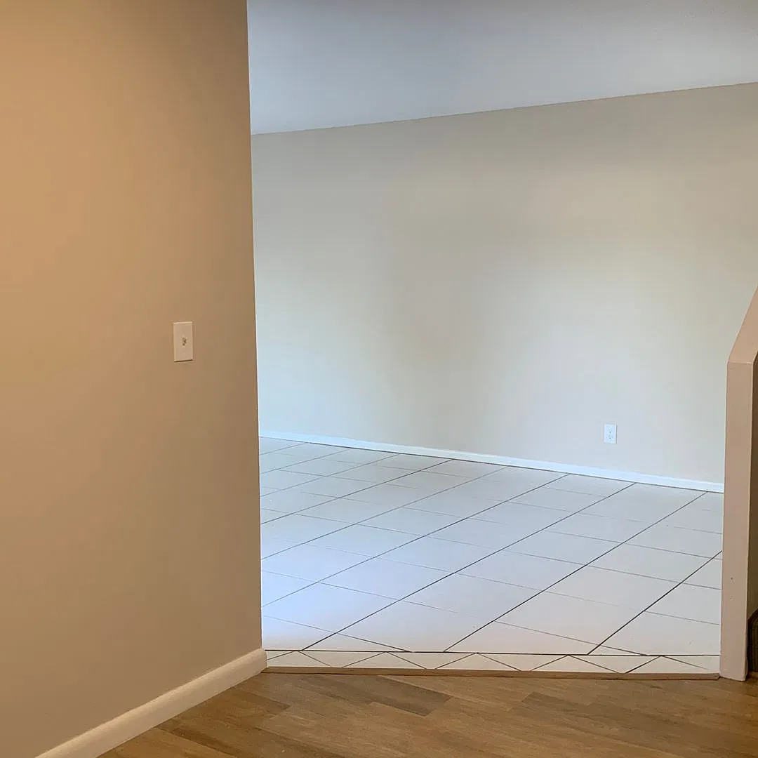 2 Bedroom 1.5 Bath 2 Story Townhouse — Photo 4