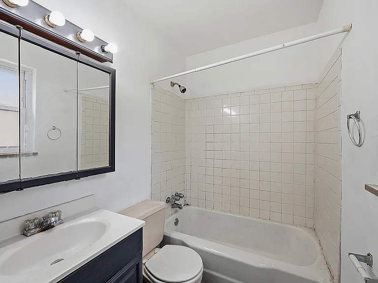 1528 Sutton Ave #2 — Photo 4
