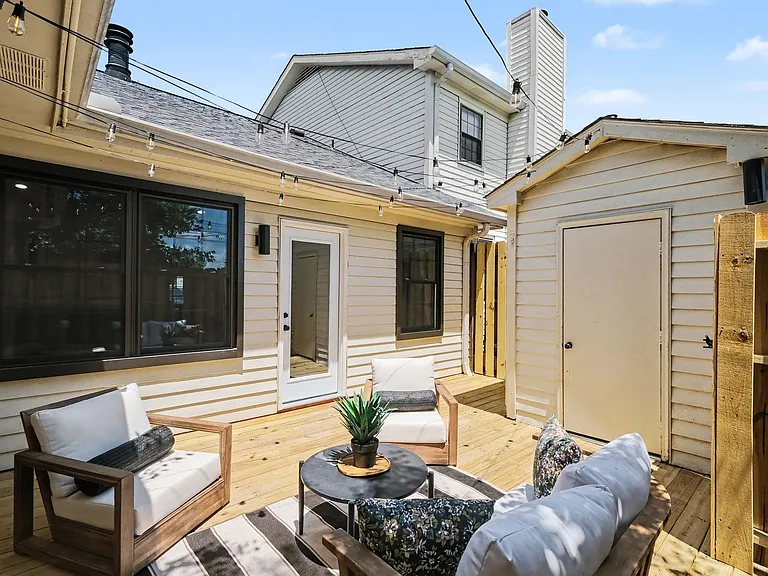 613 Brentwood Point — Photo 32