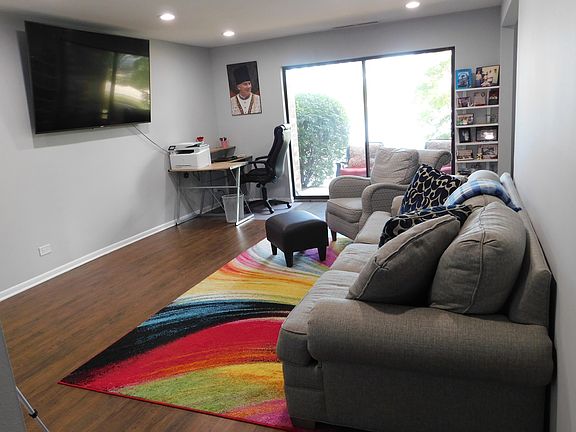 5th image of 2150 Valencia Dr APT 111A