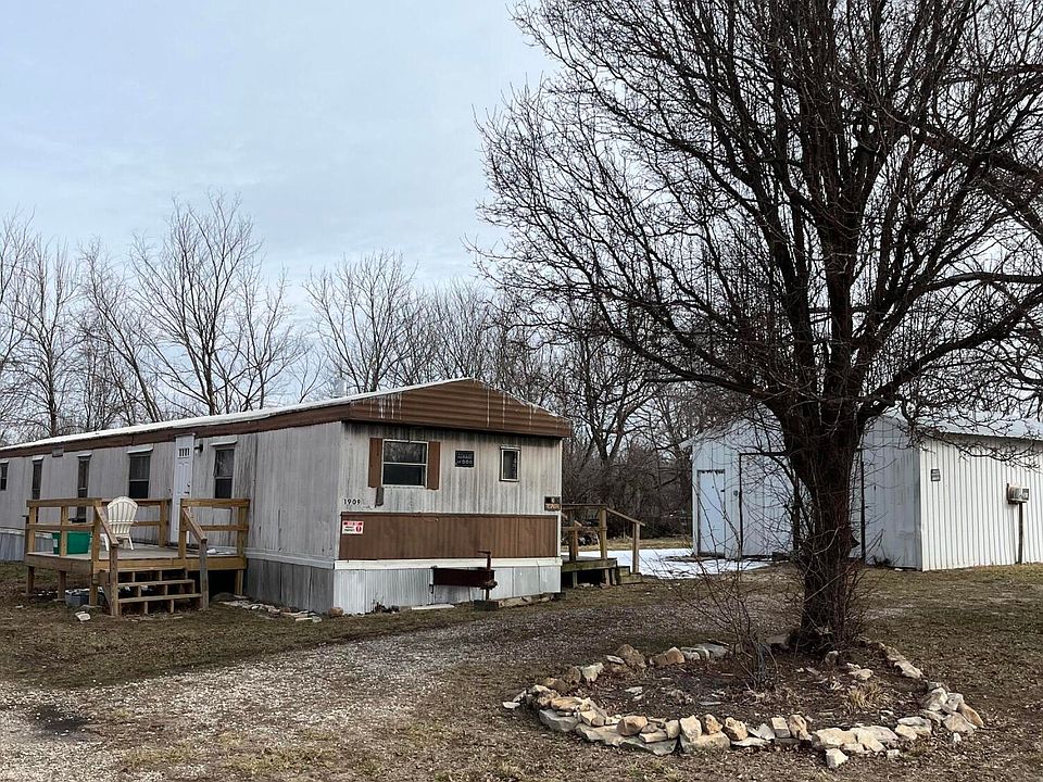 1st image of 1909 E 505th Road