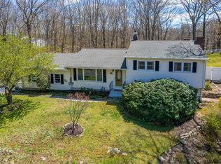 12 Fox Dr, Ridgefield, CT 06877