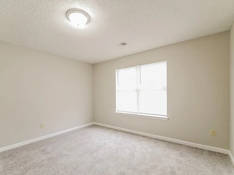 1464 Cain Ct N — Photo 16