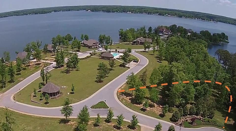 1st image of 124 Sassafras Blvd