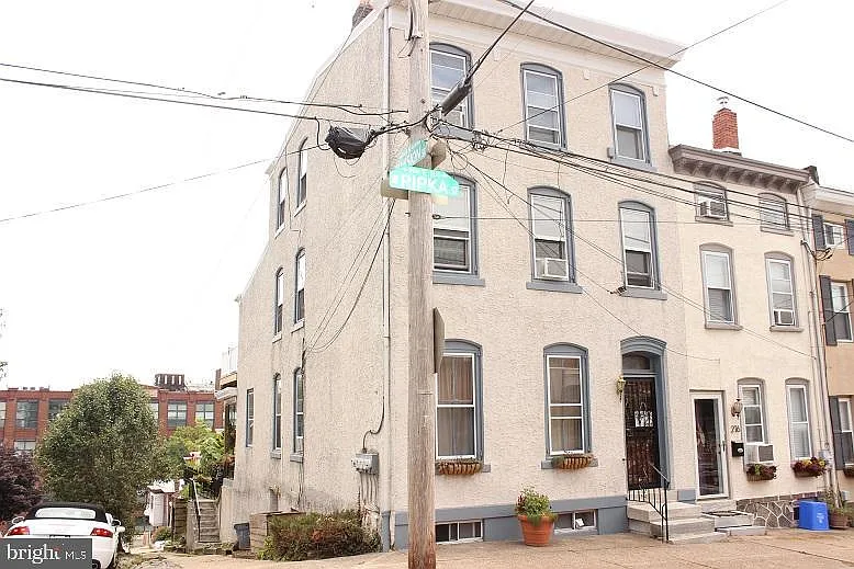Building Photo - 218 Ripka St #1