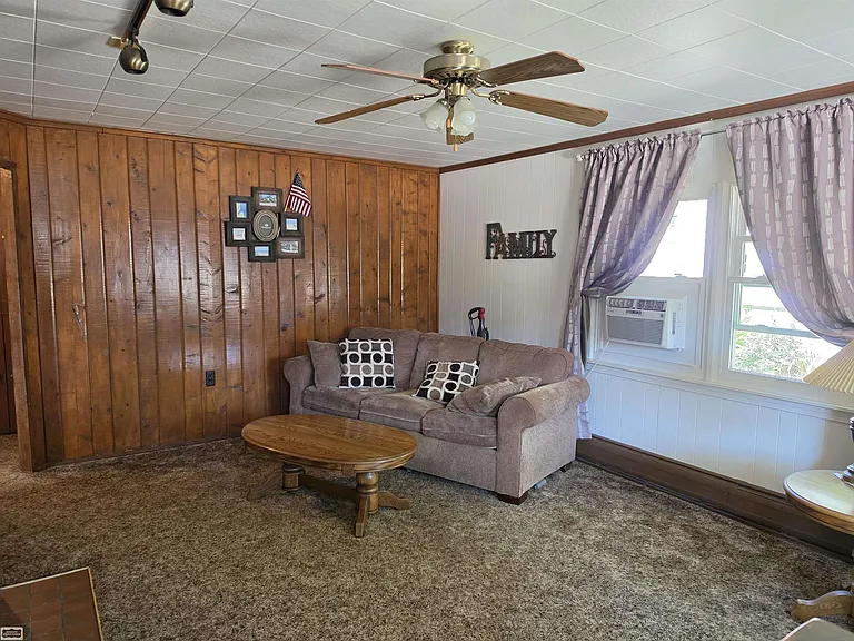 3004 Maplewood Dr — Photo 10