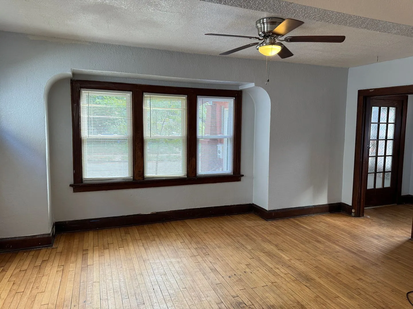 Move-in Ready - Newly Renovated 2-Bedroom, 1-Bathroom Duplex! 250 move-in credit offered through ... — Photo 2