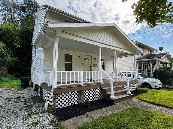 3rd image of 1318 Arnold Ave