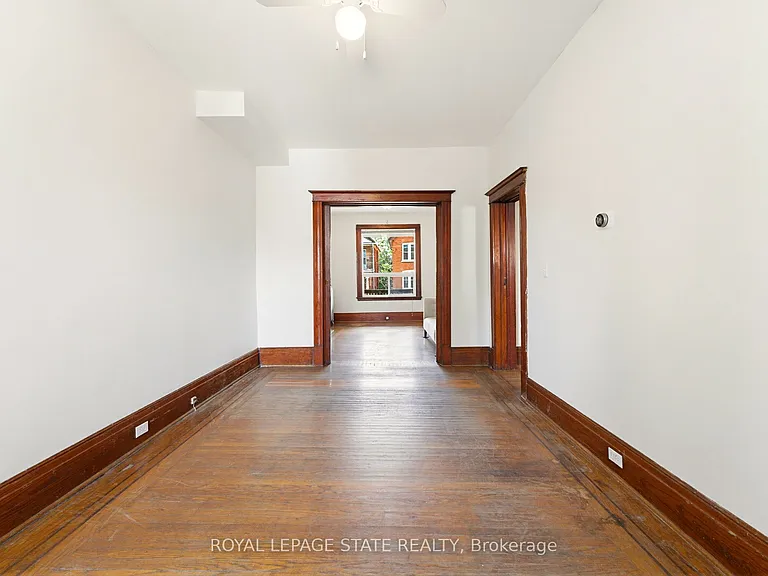 25 Strathcona Ave S #1 — Photo 9