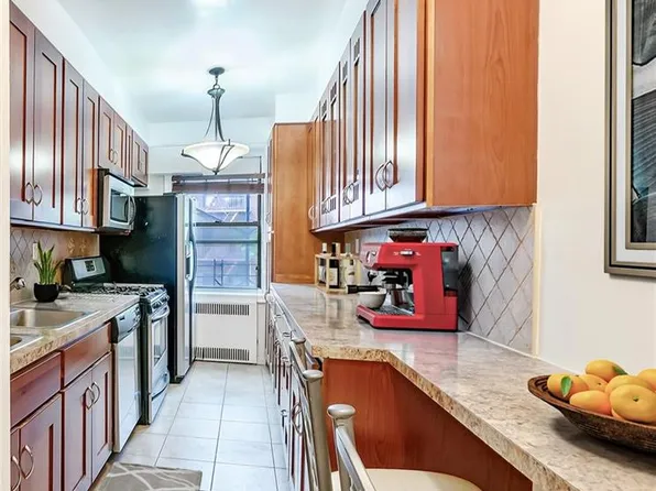 909 E 29th St APT 3F, Brooklyn, NY 11210