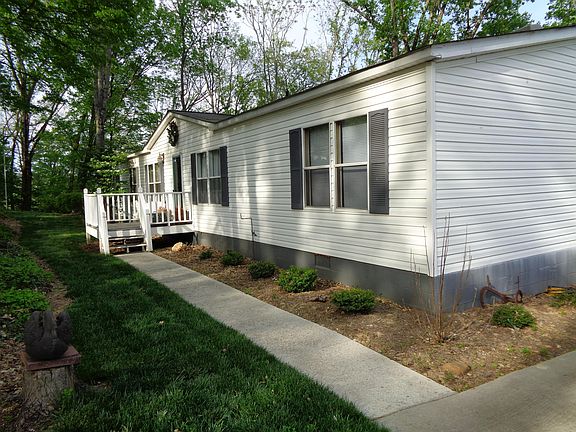3rd image of 114 Woodland Dr