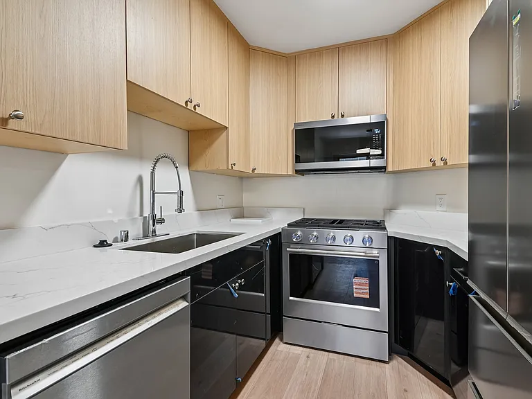 El Dorado - 1342 N. Fuller Avenue — Photo 29