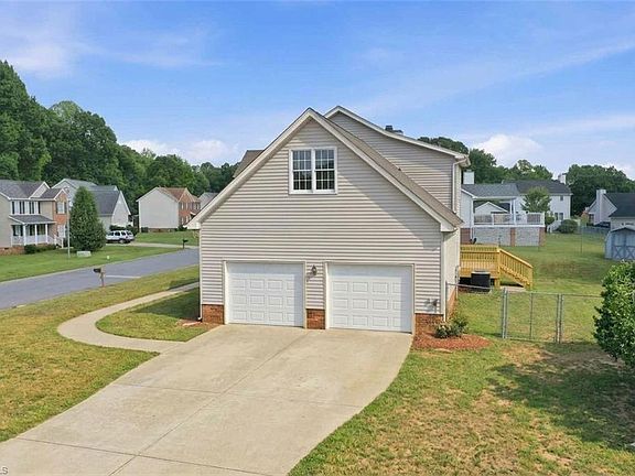 2nd image of 1105 Deerfield Dr