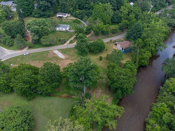 2nd image of 851 Sugarfork Rd