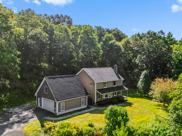 52 Washington Rd, Brimfield, MA 01010