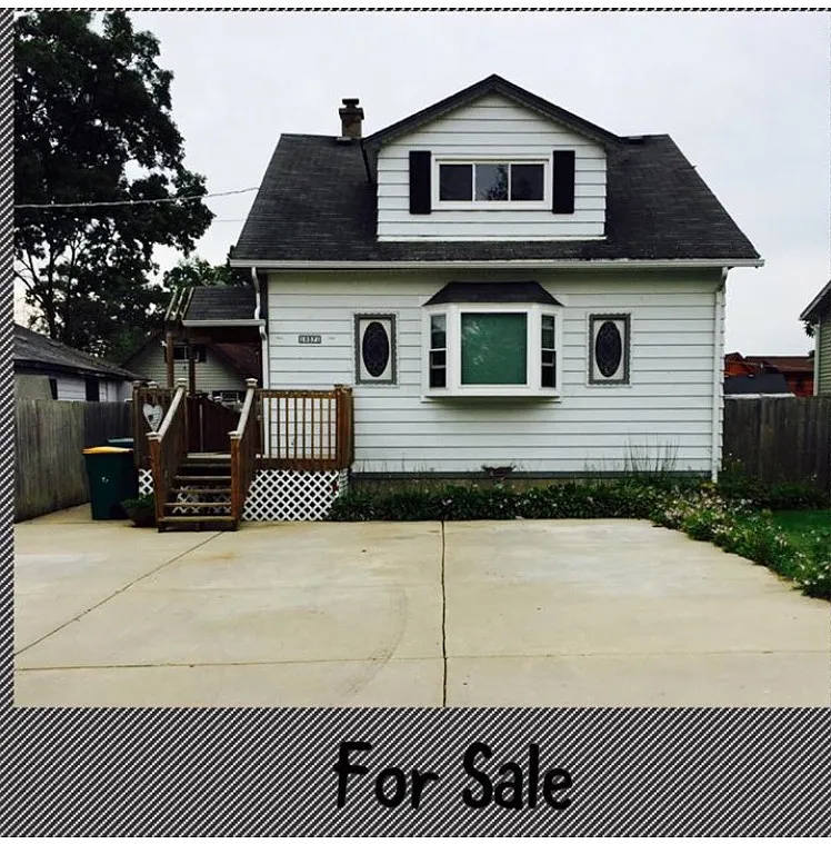 18571 W Main St photo 1