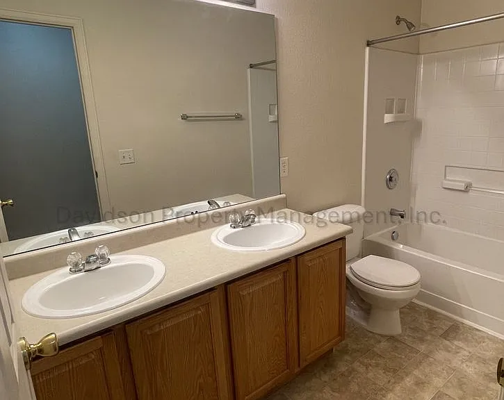 2489 Gilpin Ave — Photo 11