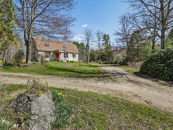 4th image of 326 Lockes Hill Road