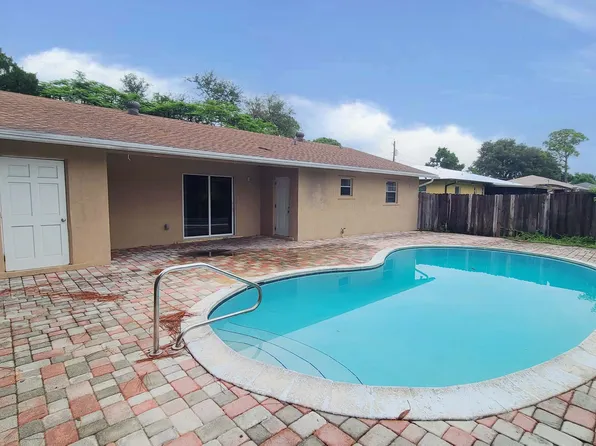 5506 Palm Drive, Fort Pierce, FL 34982
