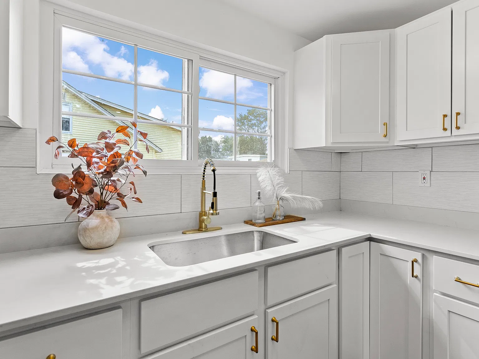25 Lowell Rd — Photo 4