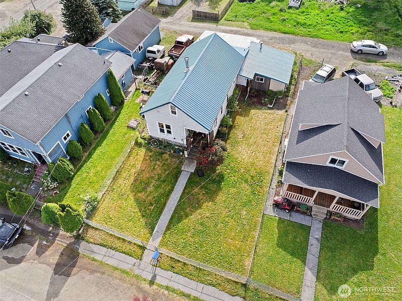 4th image of 1218 Cedar Street