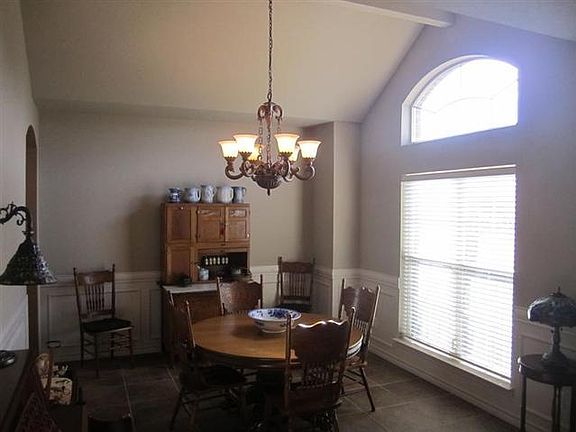 4th image of 2550 Sunflower Ln