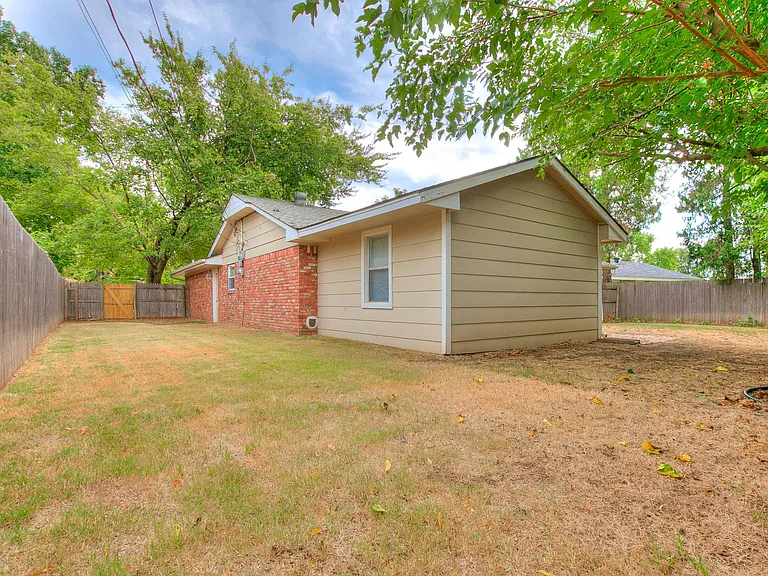 316 Rosewood Dr — Photo 26