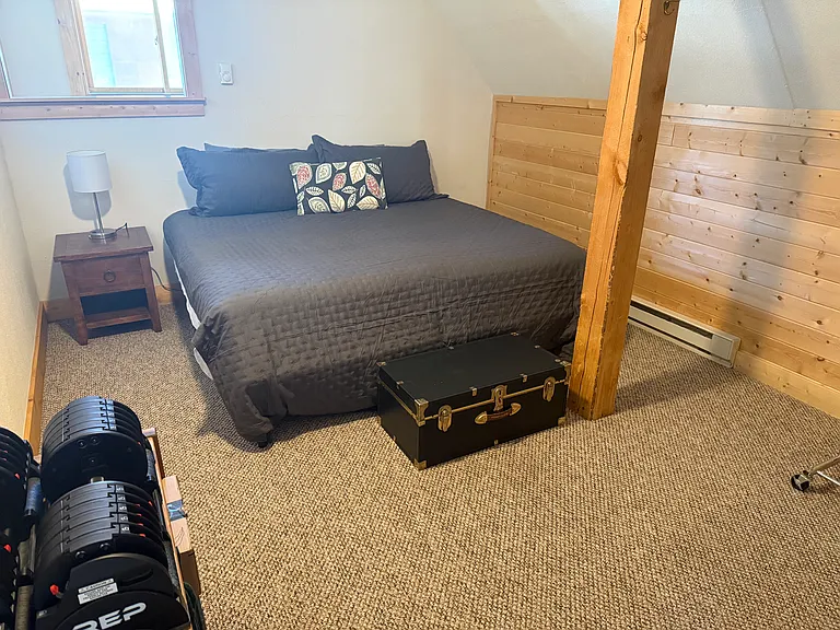 Guest bedroom