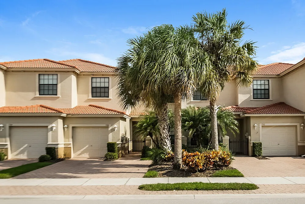 3 bed, 2.0 bath, 1467 sqft, $2,625 — Photo 1