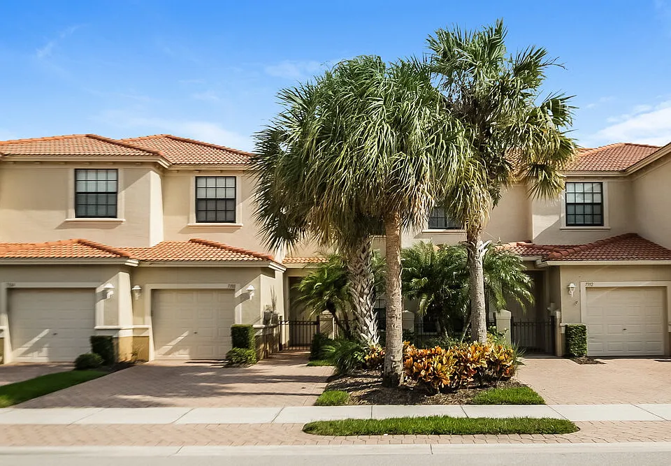 7388 Bristol Cir