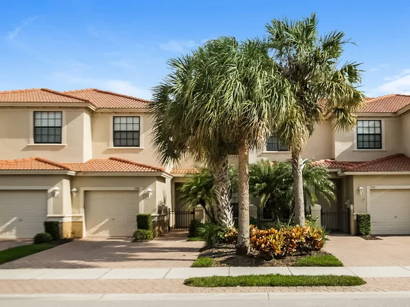 7388 Bristol Cir, Naples, FL 34120