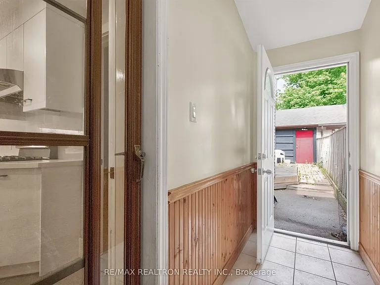 119 Markham St #MAIN FL — Photo 12