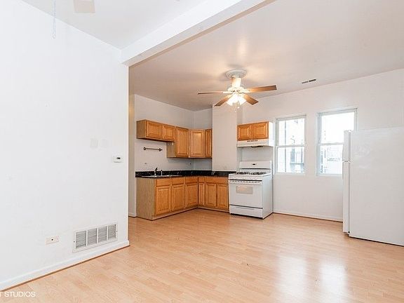 4th image of 912 N Ashland Ave Ste 2B