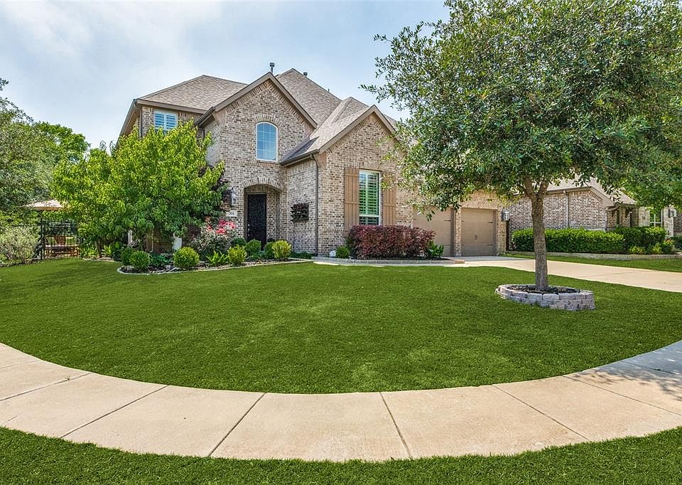 1st image of 301 Longhorn Dr