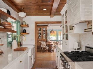 22243 Flanco Rd, Woodland Hills, CA 91364