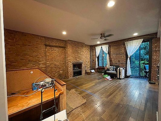 1st image of 272 E 10th St #B
