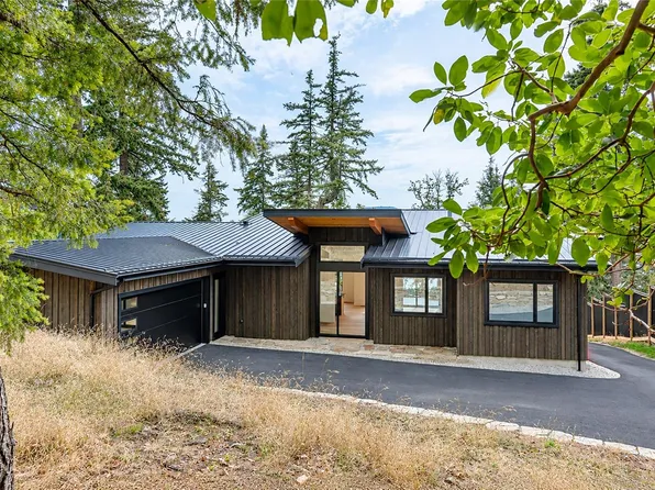 296 Canvasback Pl, Saltspring Island, BC V8K 2W5