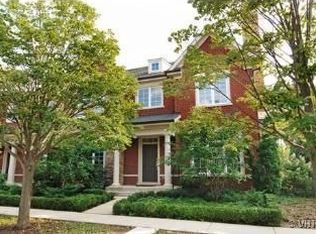 4263 Linden Tree Ln, Glenview, IL 60026